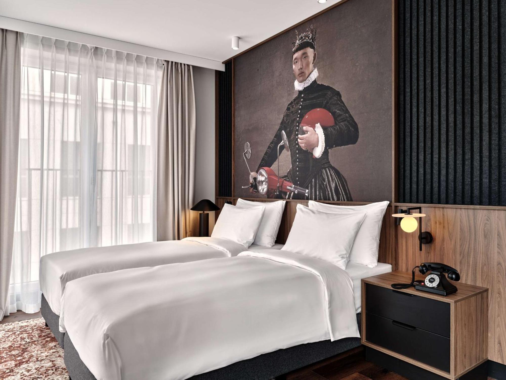 Radisson Red Hotel & Radisson Red Apartments, クラクフ エクステリア 写真