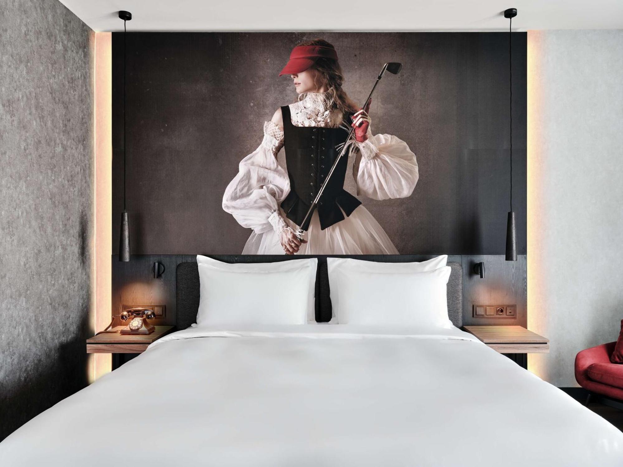 Radisson Red Hotel & Radisson Red Apartments, クラクフ エクステリア 写真