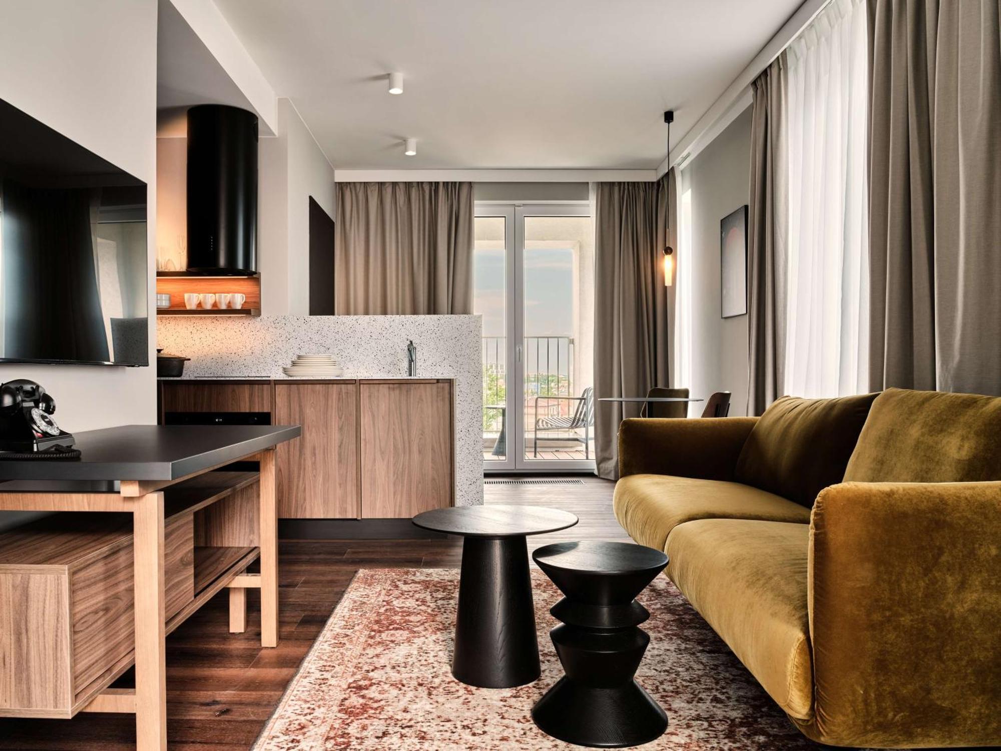 Radisson Red Hotel & Radisson Red Apartments, クラクフ エクステリア 写真